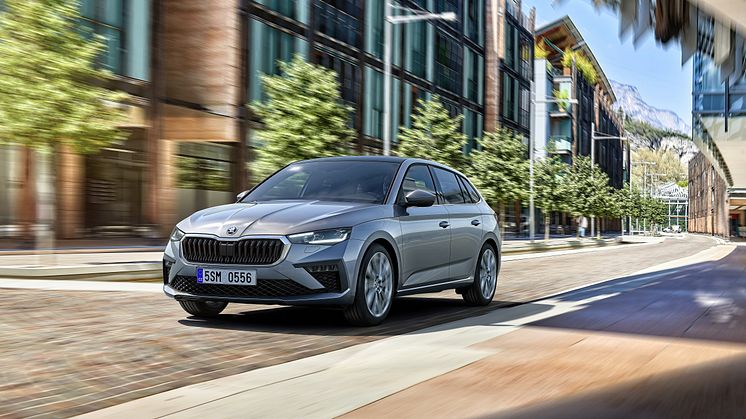 Den nye Škoda Scala har fået opdateret design og mere udstyr. Den får danmarkspremiere i april.