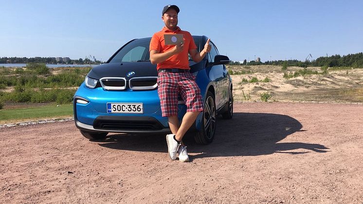 Hole in onella upouuden täyssähköisen BMW i3:n omistajaksi