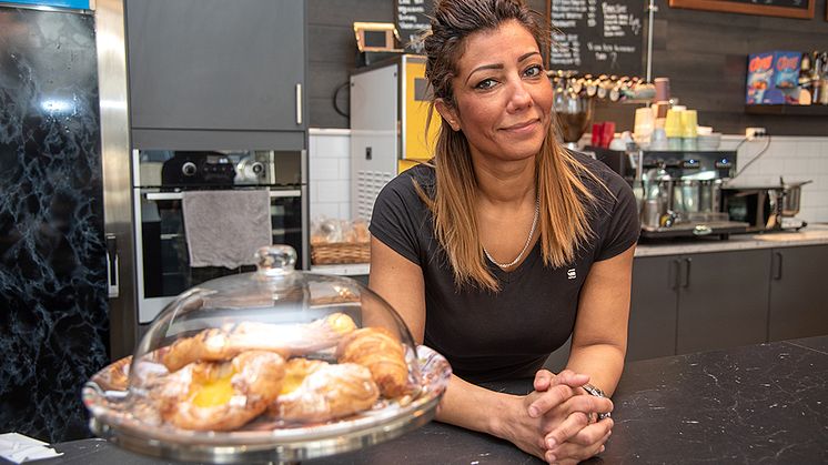 Rim Masharawi blev Årets Business på Bergsjögalan för sitt engagemang och att hon med sin närvaro gör området bättre.