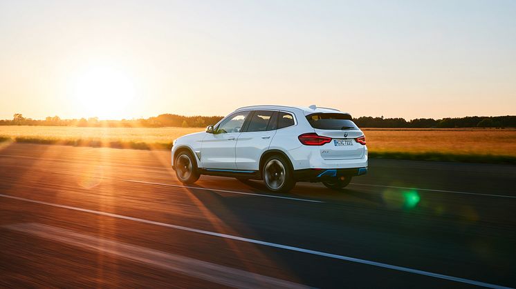 BMW iX3