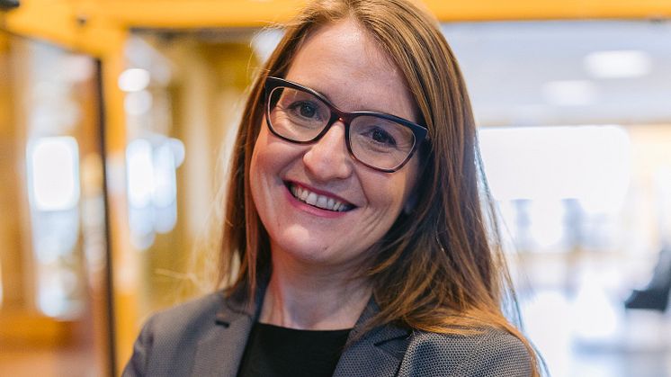 Maria Riveiro, professor i datateknik på Tekniska Högskolan vid Jönköping University, designar AI-system som förstärker mänskliga förmågor.