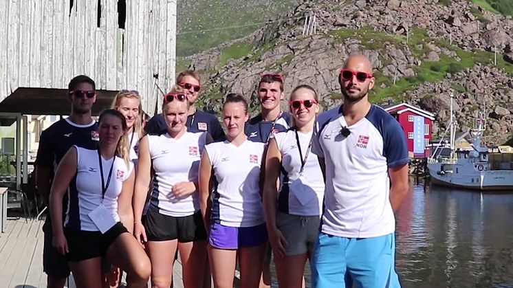 Landslaget i volleyball nyter fine stunder i Nyksund