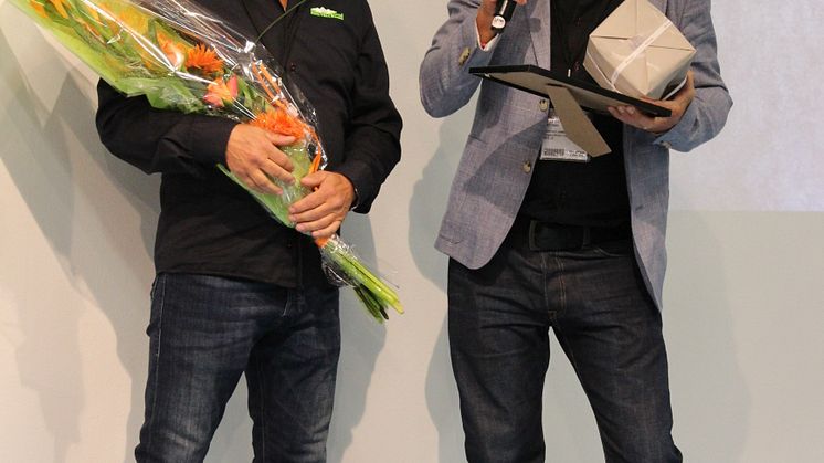Magnus Jernbom och Konrad Löwhagen mottar priset som Årets Golvprofil