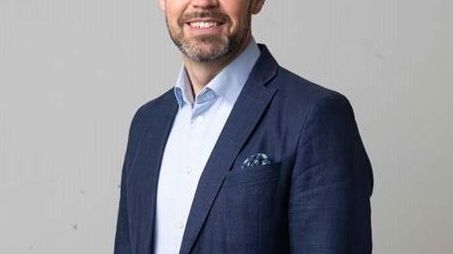 Cembrit anställer mer personal och ökar sin lokala närvaro
