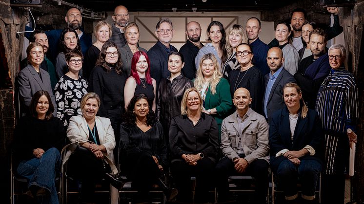 gruppbild-signering-2.jpg