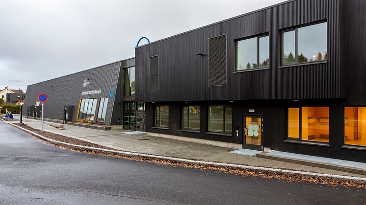 Korsvoll flerbrukshall, forsamlingslokale og barnehage har åpnet dørene. Barnehagen med fire avdelinger tas i bruk neste høst.