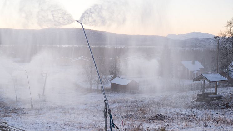 Snökanonerna igång i Hemavan