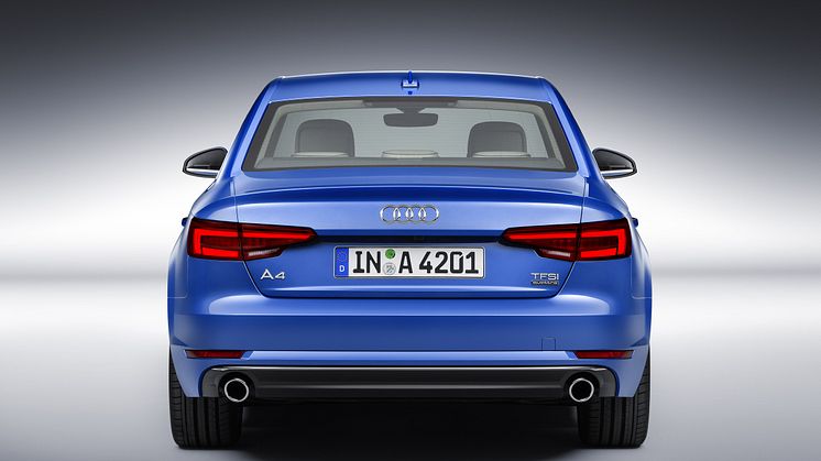 A4 Limousine rear in crystal effect paint finish Ara Blue