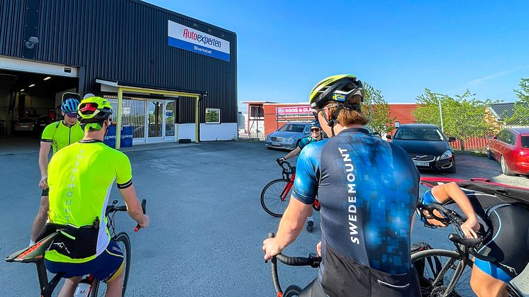Team Autoexperten cyklar till träningslägret i norska Meråker