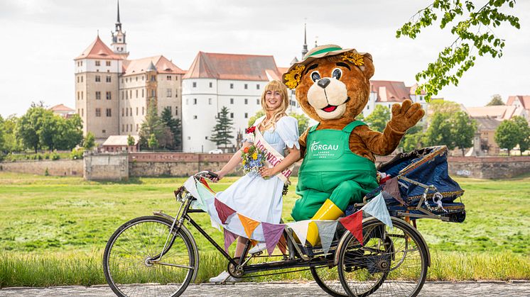 Theo, das LAGA-Maskottchen mit dem Torgauer Dornröschen - Foto: Stadtverwaltung Torgau 