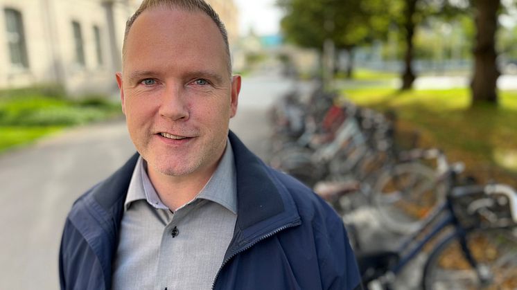 Daniel Södö är gatuingenjör på Gator och parker, Umeå kommun, och ansvarar för de årliga cykelstädningarna i Umeå. Bilden är fri att publicera (foto: Umeå kommun). 