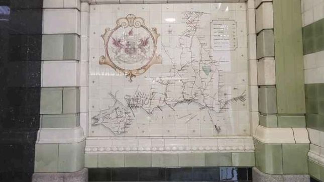 Victoria station heritage rail maps restored