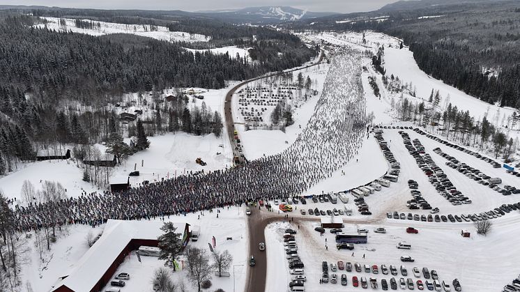 Vasaloppet 2017. Startgärdet och vägövergången från helikopter.