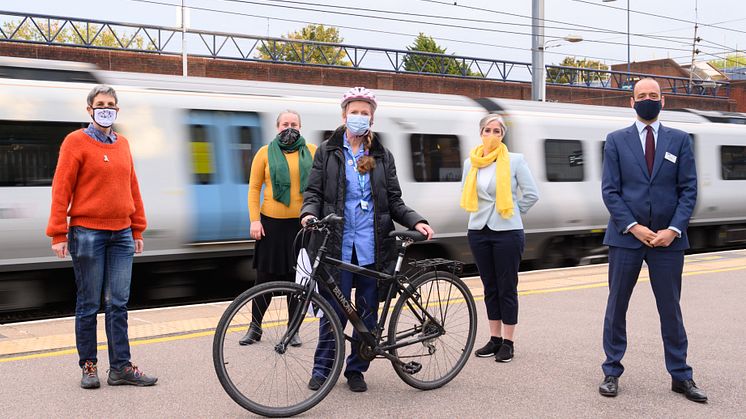 Nurse Jane O'Connor is the first winner of six bikes abandoned at Thameslink stations that have been refurbished. From left: Rona Wightman (secretary STACC), Cllr Jacqui Taylor, Jane O’Connor, Daisy Cooper MP and Thameslink MD Tom Moran 