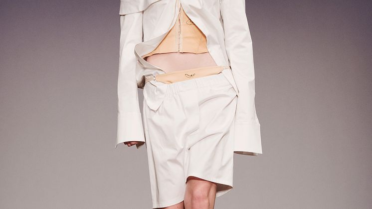 Isabelle Larsson Knobel interprets Filippa K
