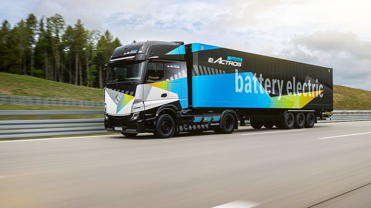 Mercedes-Benz eActros LongHaul