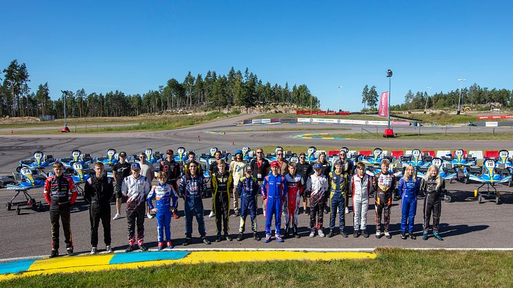 Historiens första SM i el-kart med prins Carl Philip på startlinjen