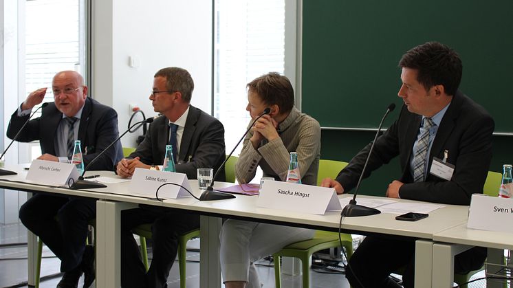 „Dual studiert – Erfolg in der Region“ – Auftaktveranstaltung zum Ausbau dualer Studienangebote im Land Brandenburg