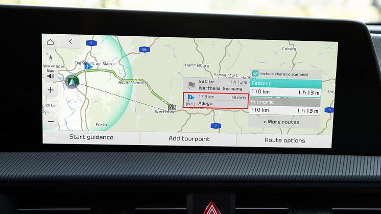 Navigationssystemet registrerer om batteriniveauet er tilstrækkeligt til at nå destinationen - og tilføjer automatisk de nødvendige ladestationer langs ruten 