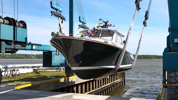 YANMAR - Hood 35 LM hull #1 Shadow. Credit Lyman-Morse (2)