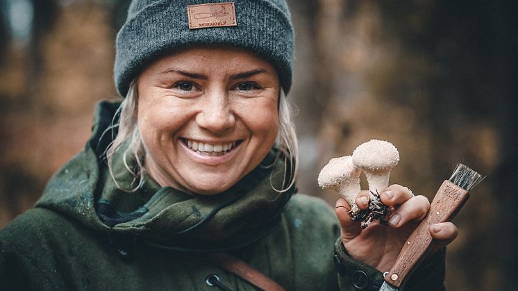 Välkända Elle Nikishkova brinner för svampplockning och matlagning utomhus