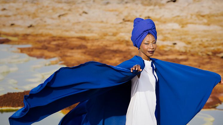 Albumaktuella Fatoumata Diawara gästar Stora Teatern