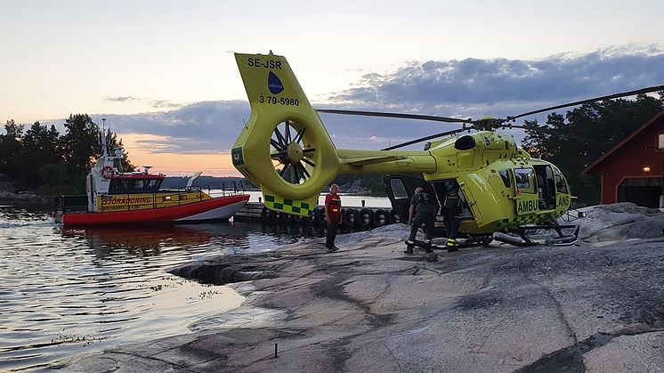 Sjöräddare från Möja hjälpte en person med hjärtstopp, och insatsen nomineras till Årets Sjöräddare. Bilden är från ett annat tillfälle.