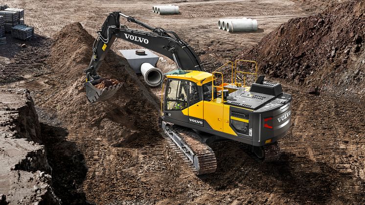 Volvo EC220E grävmaskin - i arbete