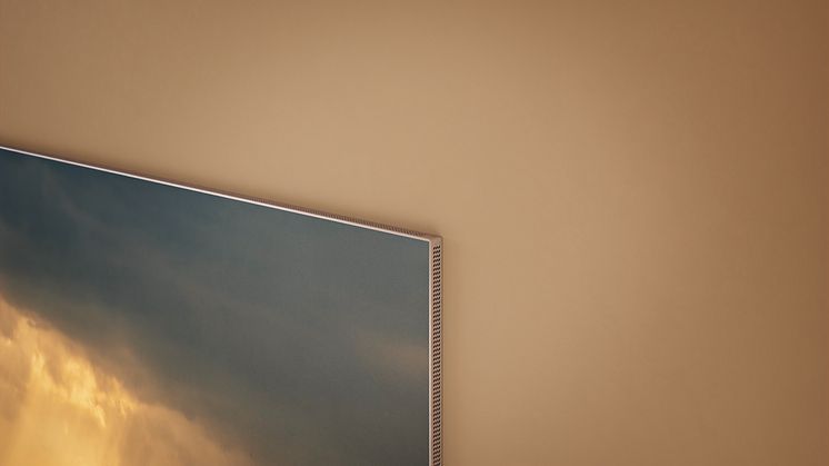 Samsung_Qled8k_Champagne_DetailCorner