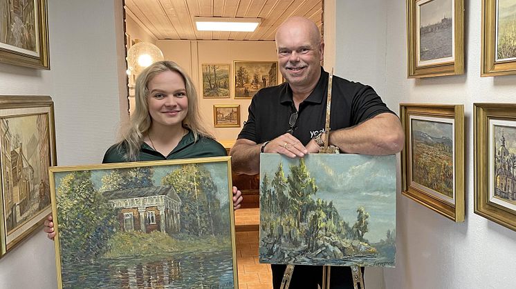 Jessie och Joe Formgren visar upp pappa Leifs konst i nytt galleri i Valbo.