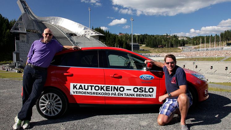 Knut Wilthil og Henrik Borchgrevink satte verdensrekord i økonomikjøeing med Ford Focus med den prisbelønte 1.0-liters EcoBoost-motoren