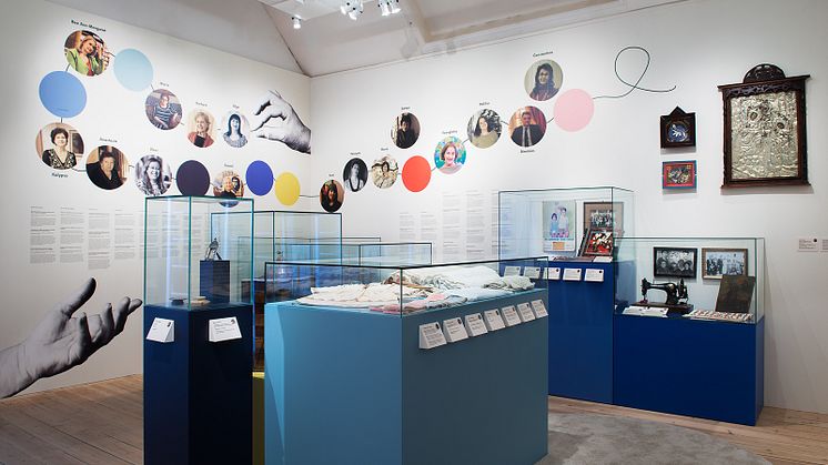 Migrationens ansikte. Foto: Karolina Kristensson, Nordiska museet (porträtt i utställningen foto: Spyros Vagelakis)