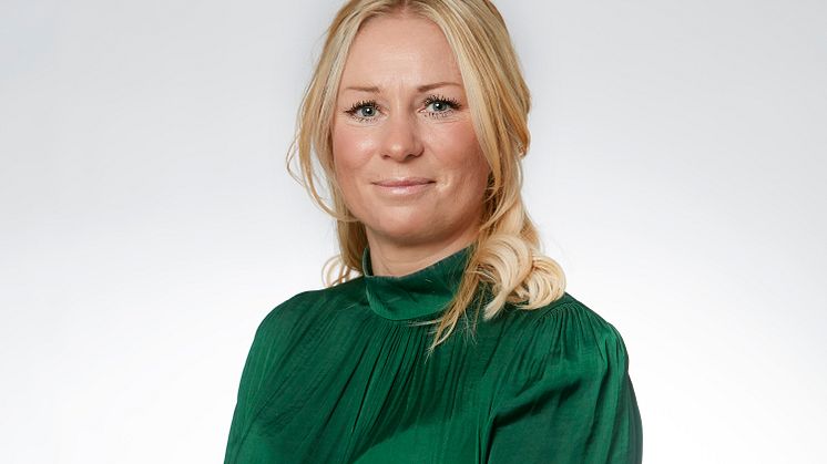 Karin Mizgalski, hållbarhetschef på Wallenstam, är glad över att se att arbetet med koncernens klimatmål har resulterat i fina insatser både inom nyproduktion och förvaltning.