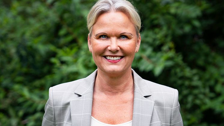 Helena Rosén kommer närmast från Gjensidige Försäkring. Nu är hon ny chef för affärsområde Sällskapsdjur på Sveland Djurförsäkringar. Foto: Sveland Djurförsäkringar