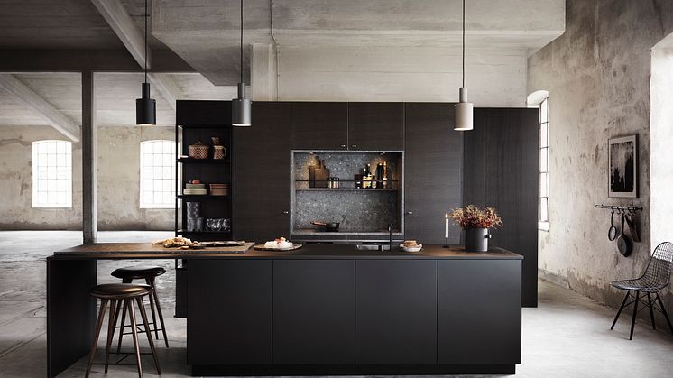 Drømmekjøkkenet S45 Bistro ask brunbeiset/ svart 