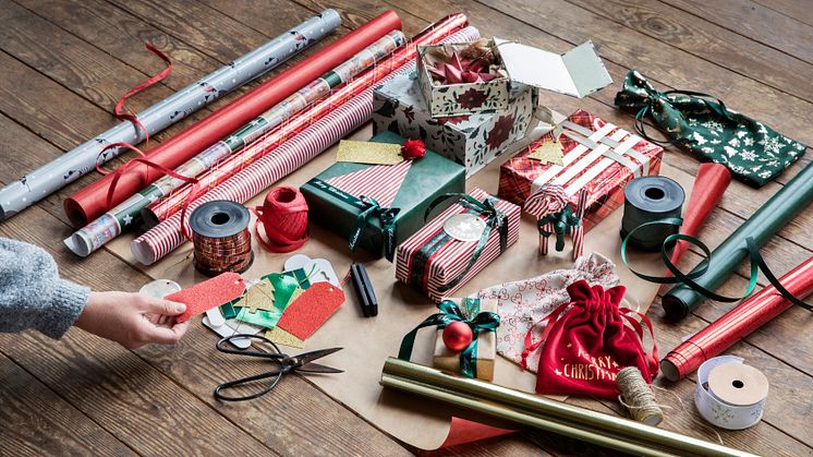 Rusta_2022_S4_christmas-giftwrapping paper 4pcs for 49,90 SEK_NOK_4,99 EUR