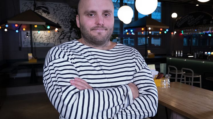 Oskar Lundberg i restaurangen på Boulebar Liljeholmen