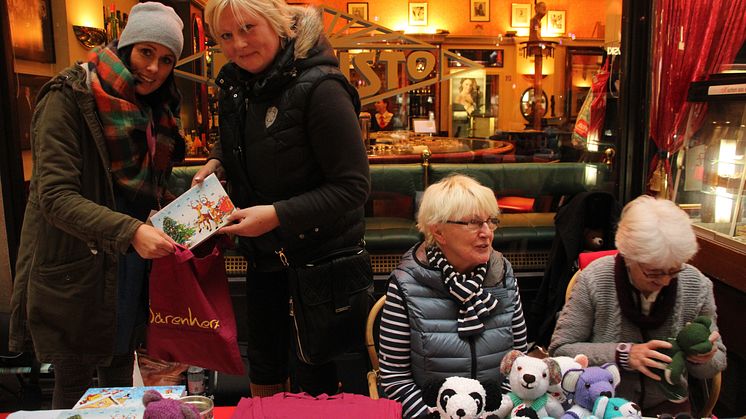 Großer Erfolg: Bärenherz-Weihnachtsbasar 2015