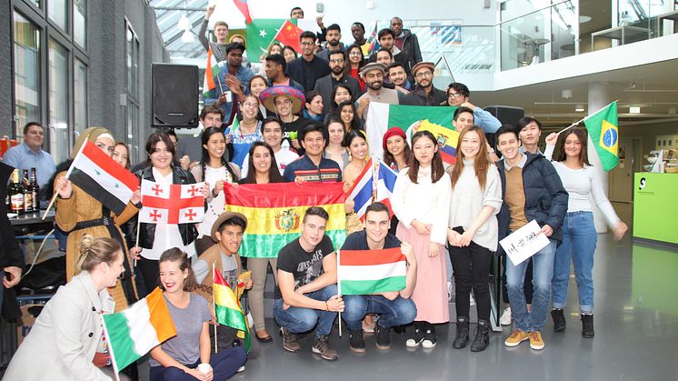 Treffen mit Studierenden aus aller Welt bei traditionellen „Internationalen Nachmittag“ am 25. Oktober 2018