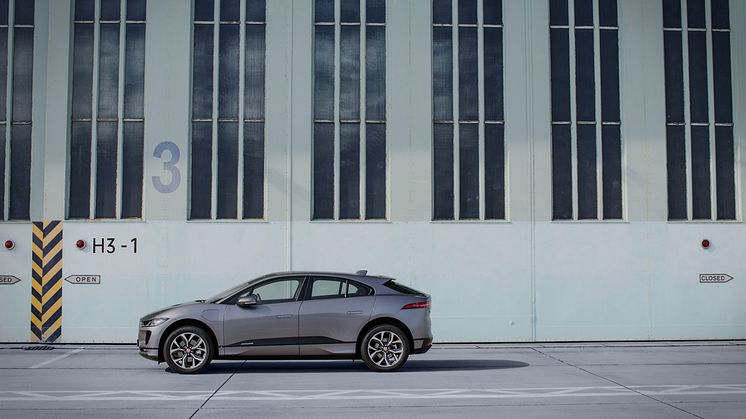 ​I-PACE EV320 kommer som tre forskjellige kampanjer med ulikt tilbehørutstyr.