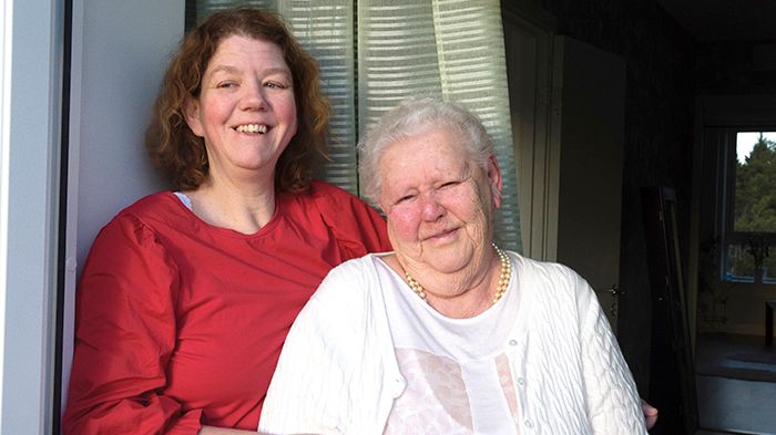 Therese Fatty, till vänster, är en av Märta Erikssons goda grannar.