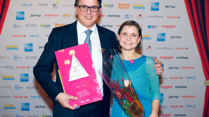 Representanter för Gekås Ullared, Jan Wallberg koncern-VD och Malin Helde varuhus-VD.