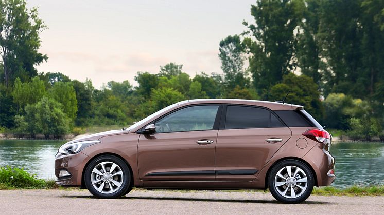 Nye Hyundai i20 (fra siden venstre)