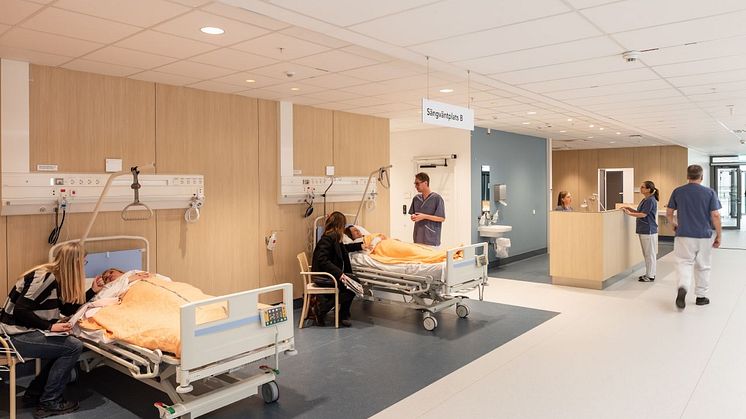 Sängväntplats i O-huset, Karolinska Universitetssjukhuset i Huddinge.