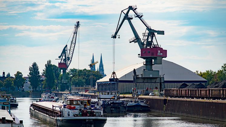 Bei Bayernhafen informierte PROCAD gemeinsam mit ihrem Kunden Strama-MPS darüber, wie man mit PLM-Software Beziehungswissen aufbaut. Foto: Bayernhafen GmbH & Co. KG 