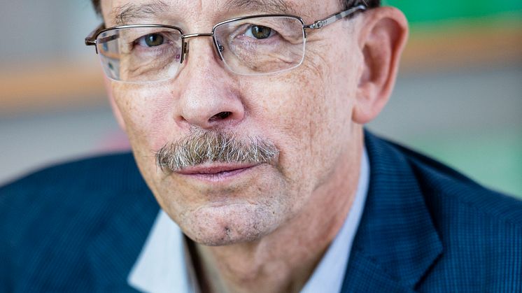 Påminnelse: Inbjudan till presentation av boken Mellan forskning och politik av Lars Calmfors