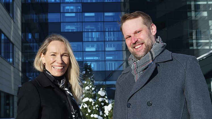 Huawei Suomen yritysliiketoiminnan johtaja Ira Keskitalo ja Meltron Oy:n senior adviser Ville Sistonen.