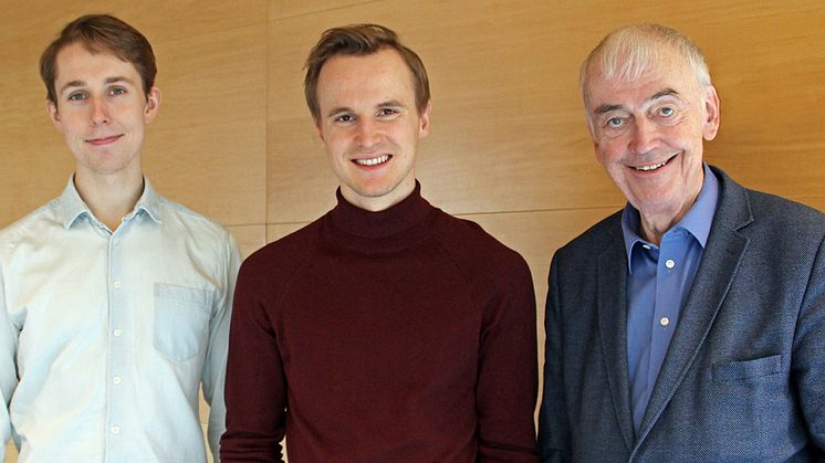 – Målet är att vår metod ska ersätta CTG-apparaterna på sikt. Utrustningen kommer att vara lättare, betydligt billigare och mindre, vilket gör att den kommer att vara tillgänglig för fler och enkel att ta med sig, säger David Kastö, mitten.