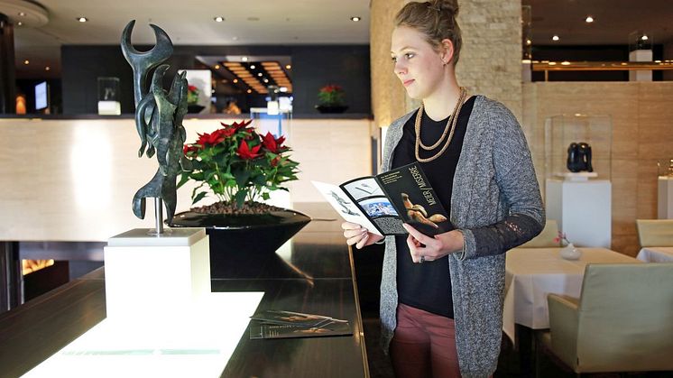 Blick in die Ausstellung "Aus dem Schutzraum der Heimlichkeit" mit Werken von Horst Meier im Leipziger Hotel The Westin