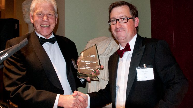 Keith Errey collecting the Best New Medtech award for Isansys